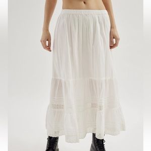 Emelie Tiered Midi Skirt